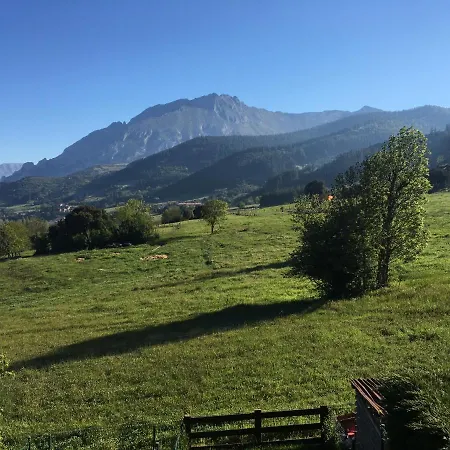 Precioso Junto A Potes-4 Hab,3 Baños, Piscina * Ojedo