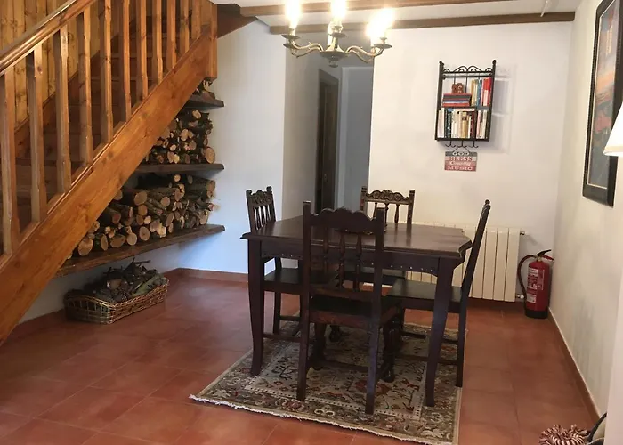 Precioso Junto A Potes Con Piscina-4 Hab,3 Banos * Ojedo