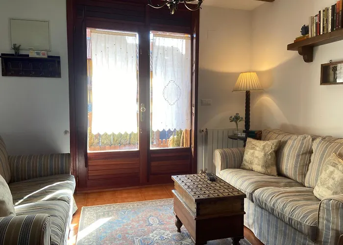 Chalet Precioso Junto A Potes Con Piscina-4 Hab,3 Banos *