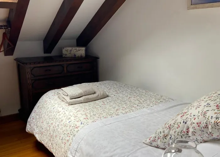 Chalet Precioso Junto A Potes Con Piscina-4 Hab,3 Banos *